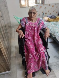 Wheelchair Donation by RI District 3150